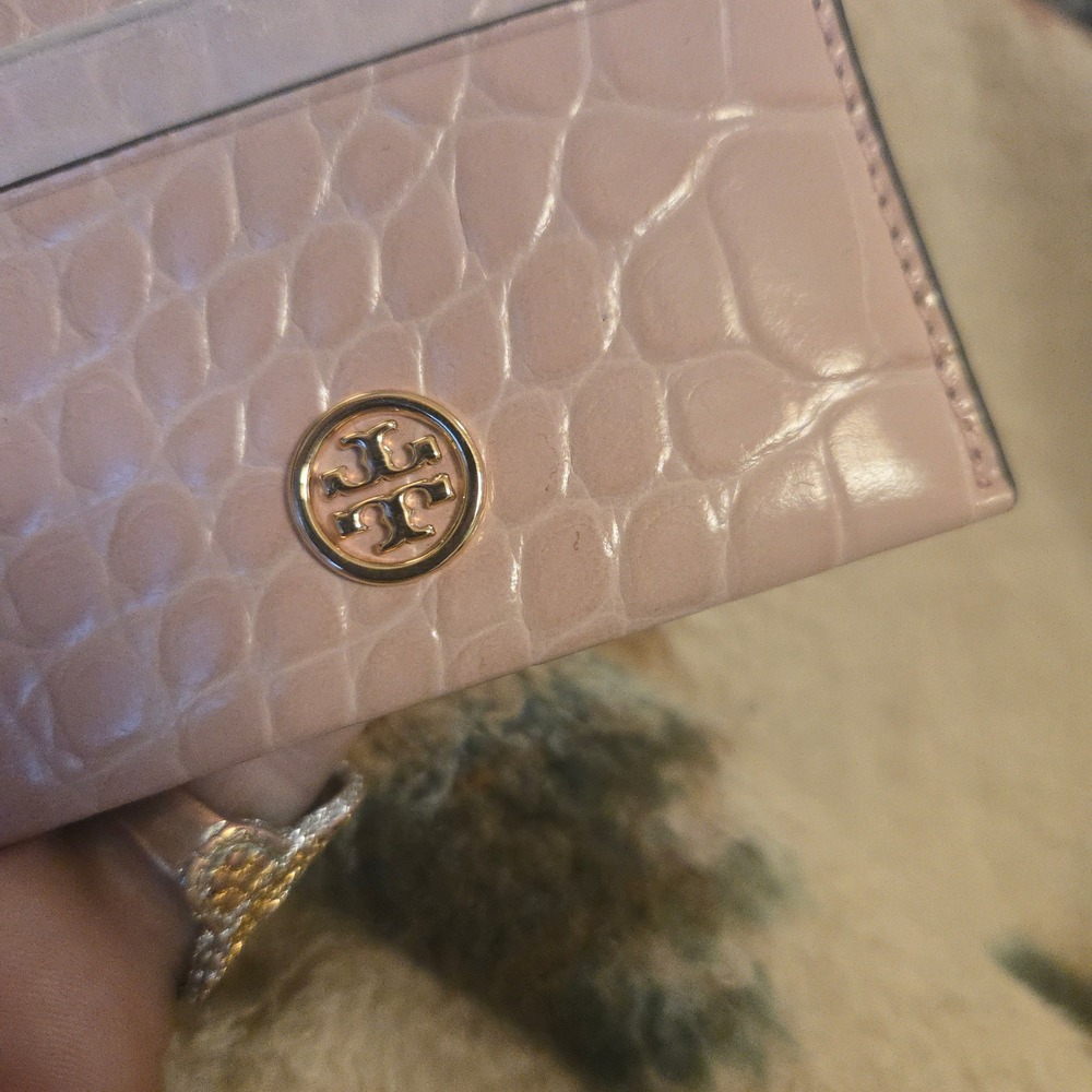 NEW Tory Burch Women Card Case Pink Embossed Leather GOLD LOGO CROC SLIM WALLET - Picture 5 of 6
